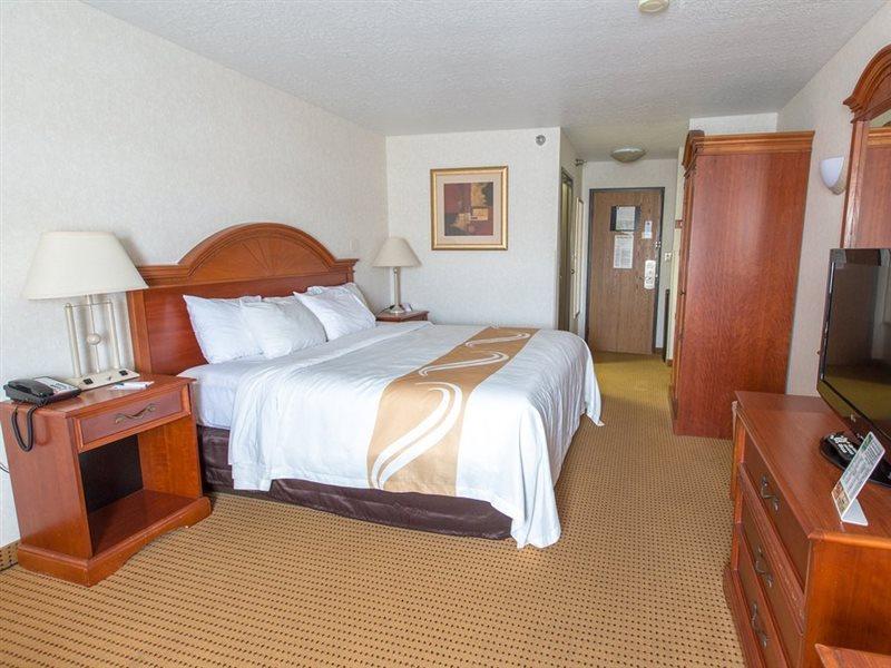 Quality & University 2* Laramie